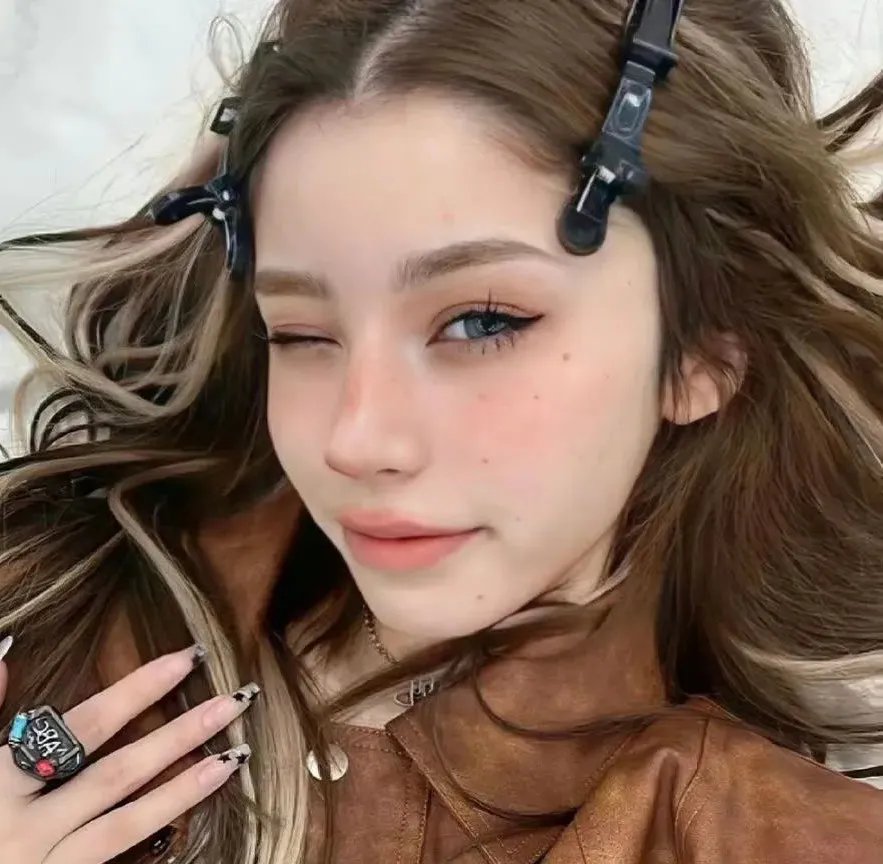 蝶舞莺歌